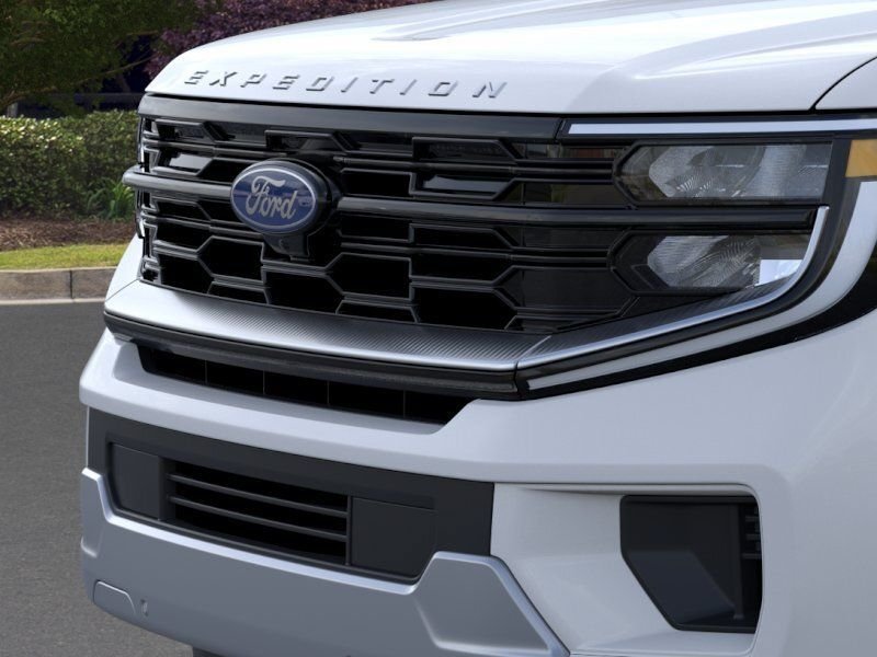 New 2026 Space Silver Metallic Ford MAX Platinum® image 40