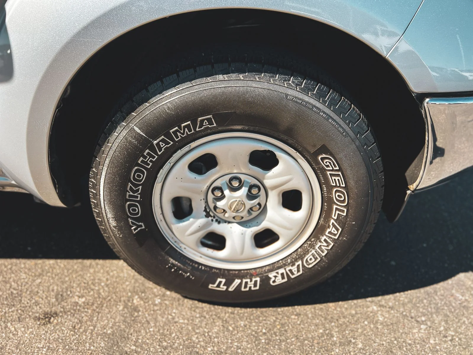 Used 2010 Silver Nissan SE image 10