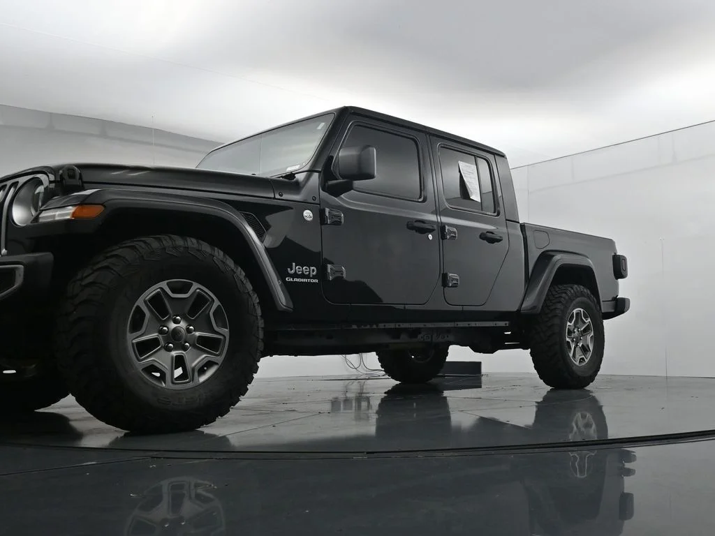 Used 2021 Black Jeep Overland image 20