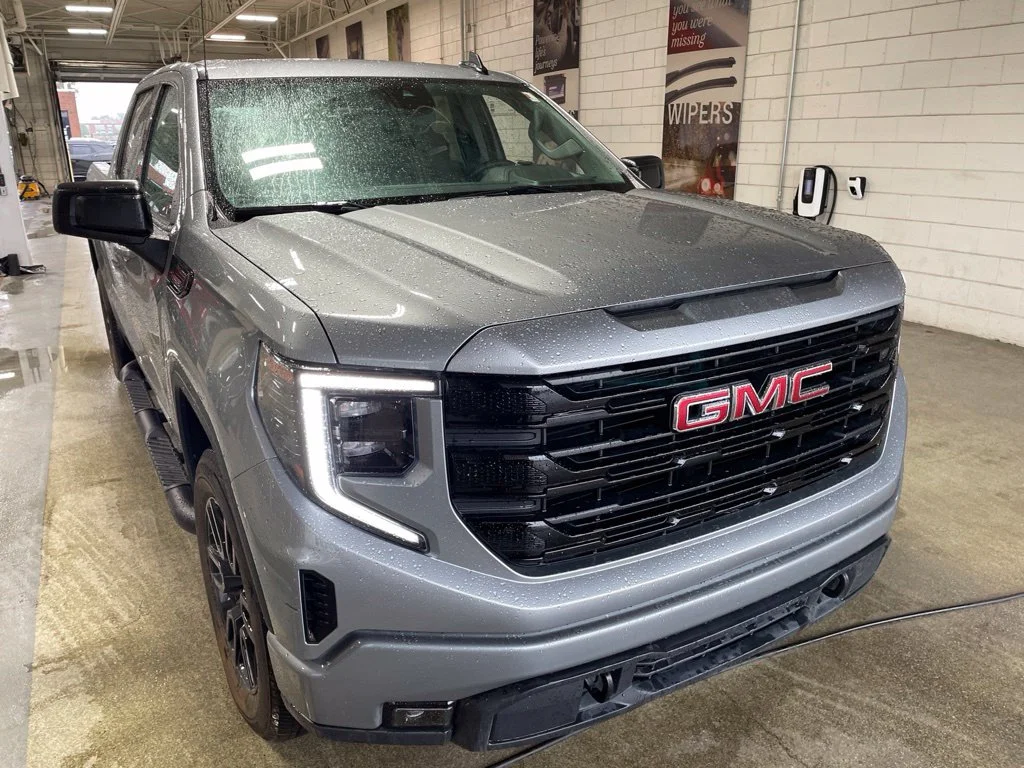 Used 2024 Silver GMC Elevation image 9