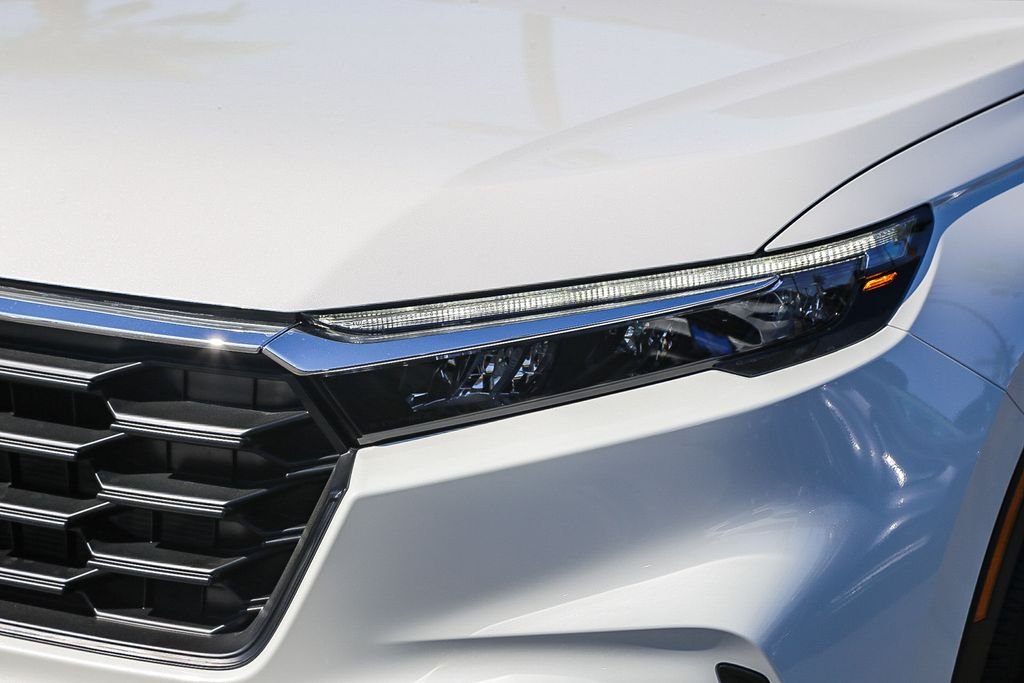 New 2026 Platinum White Pearl Honda LX image 4