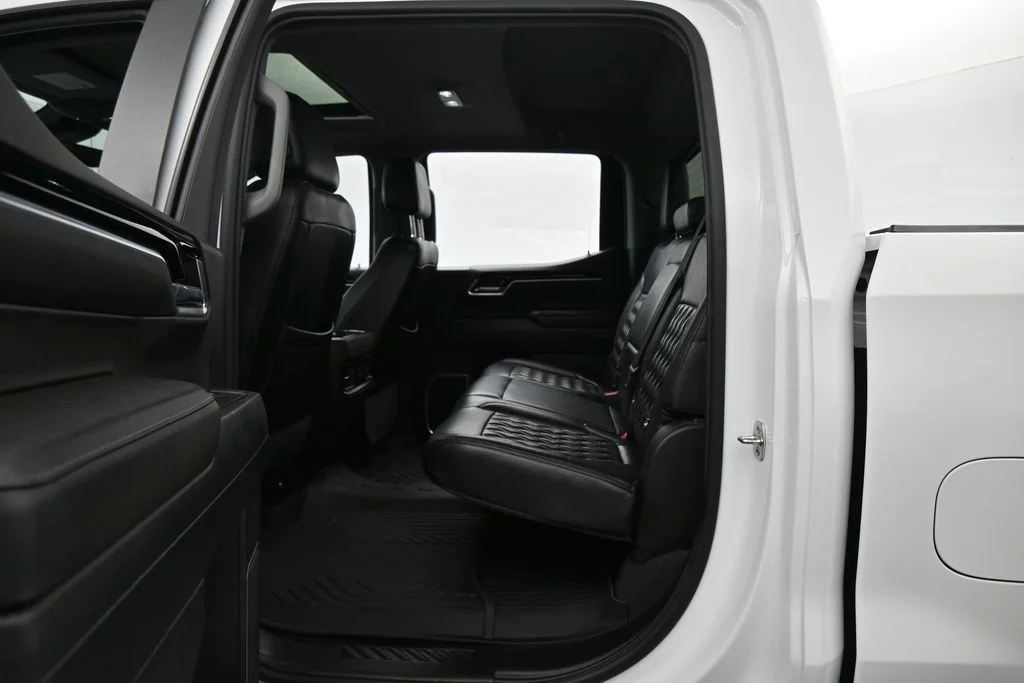 Used 2022 Summit White Chevrolet RST image 38
