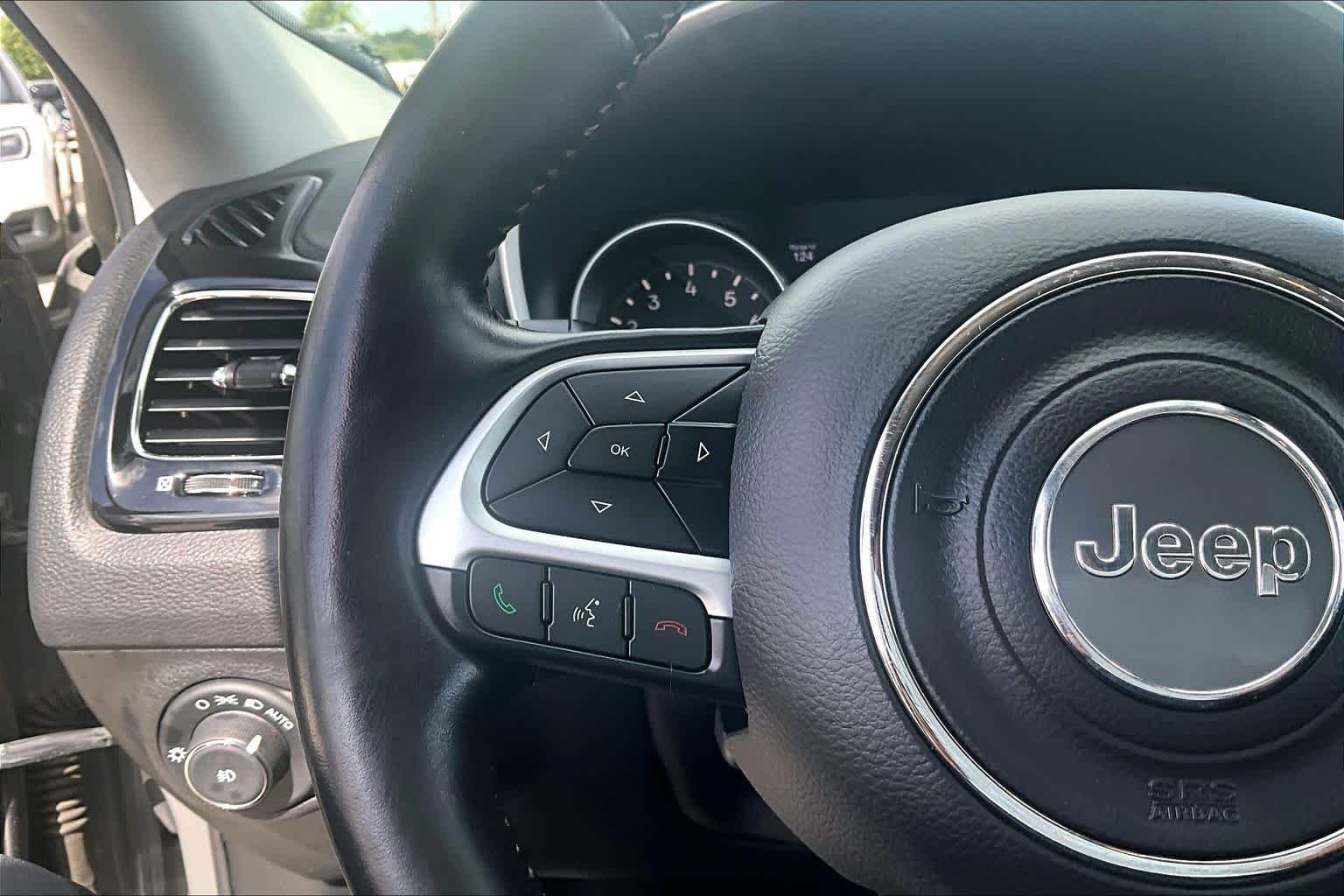 Used 2020 Sting-Gray Clearcoat Jeep Limited image 21