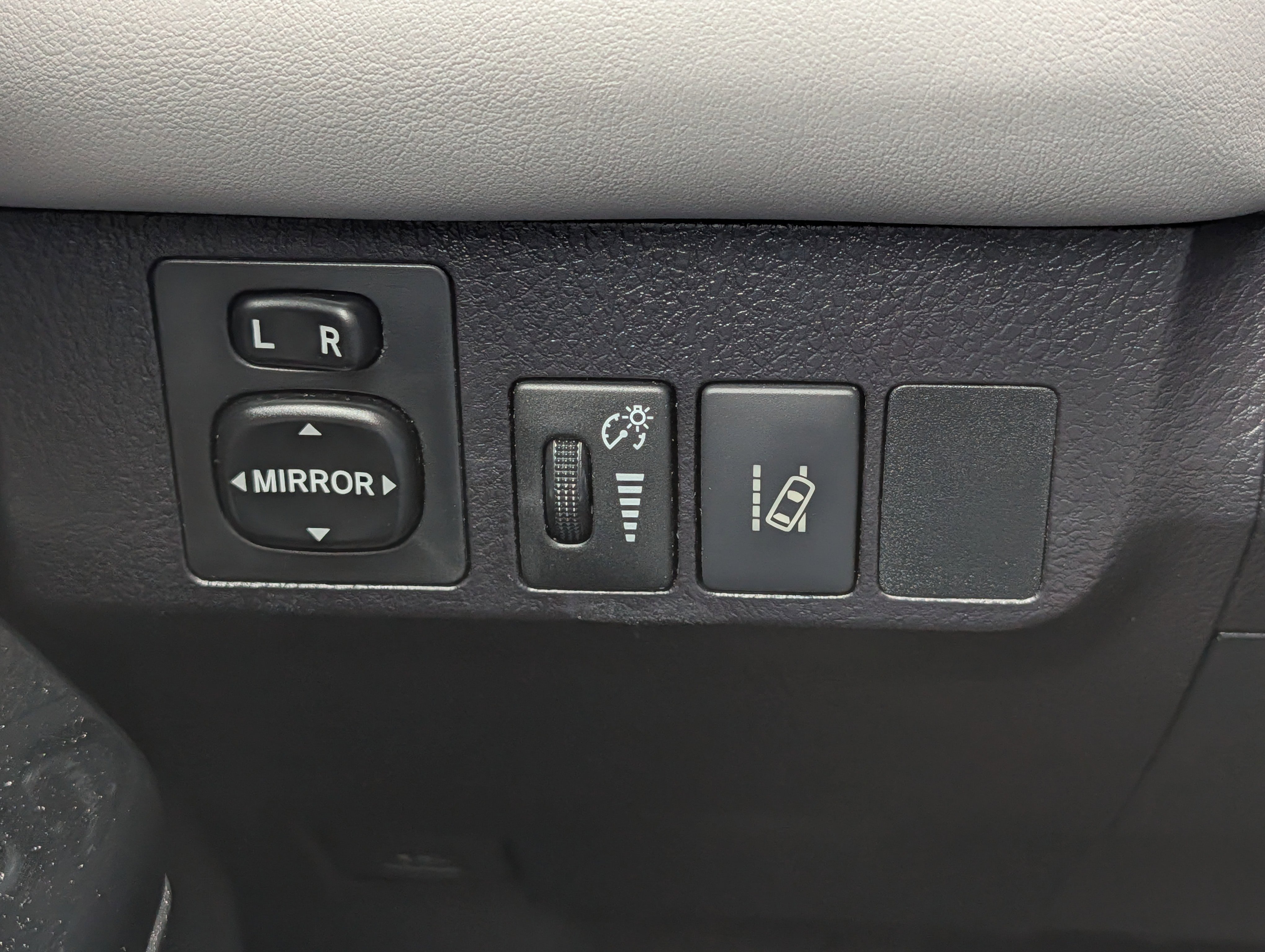 Used 2018 Magnetic Gray Metallic Toyota Limited image 26