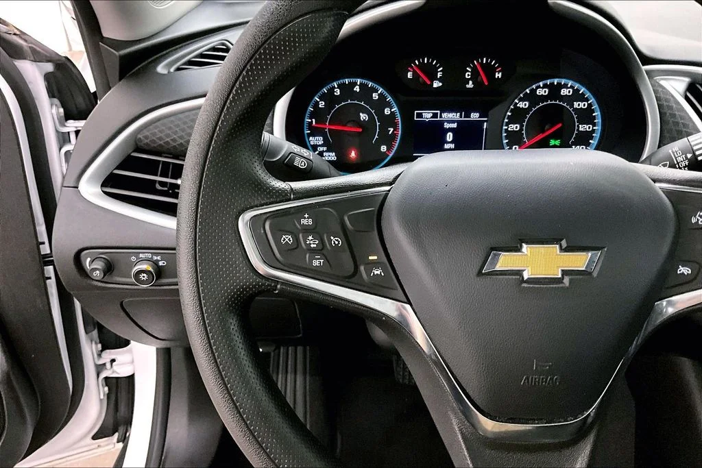 Used 2023 White Chevrolet LT image 11