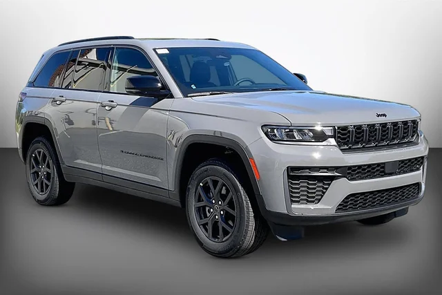2027 Jeep Grand Cherokee Laredo Altitude