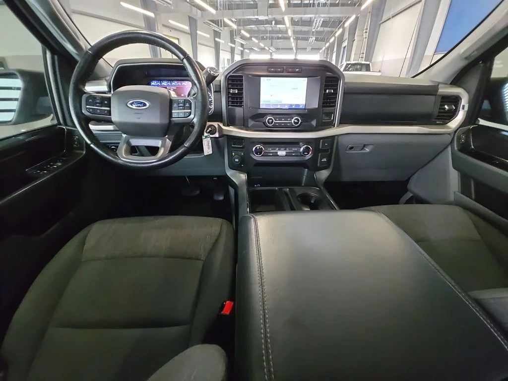 Used 2021 Silver Ford XLT image 21