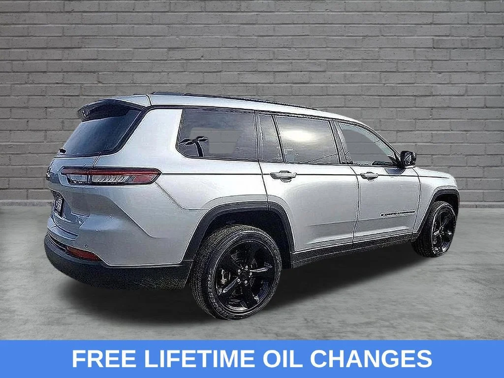 Used 2021 Silver Zynith Jeep Altitude image 14