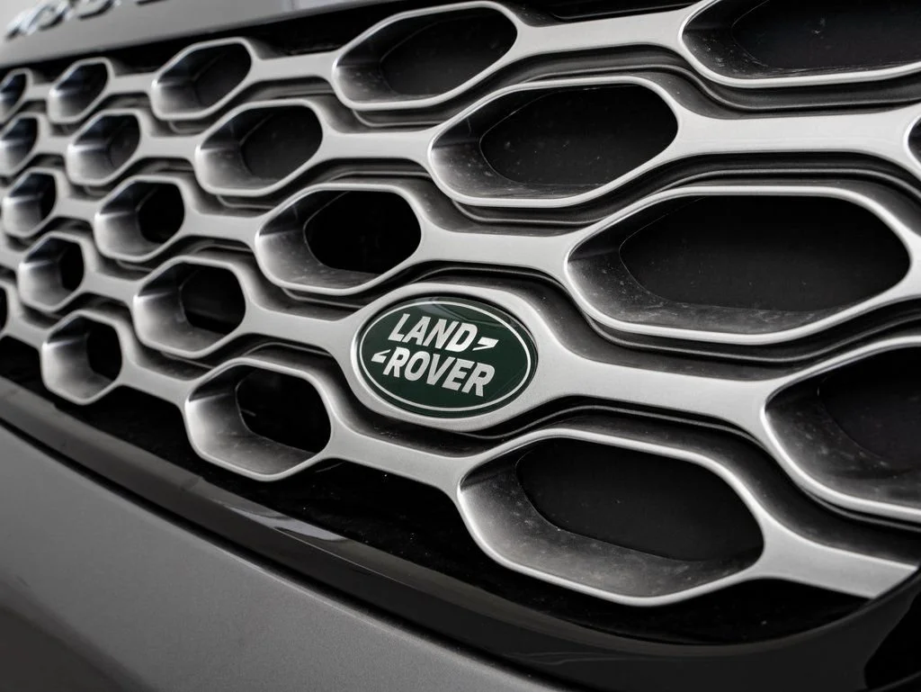 Used 2026 Eiger Gray Metallic Land Rover S image 3
