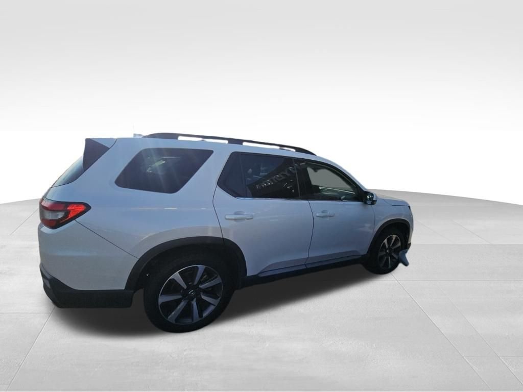Used 2023 White Honda Touring image 6