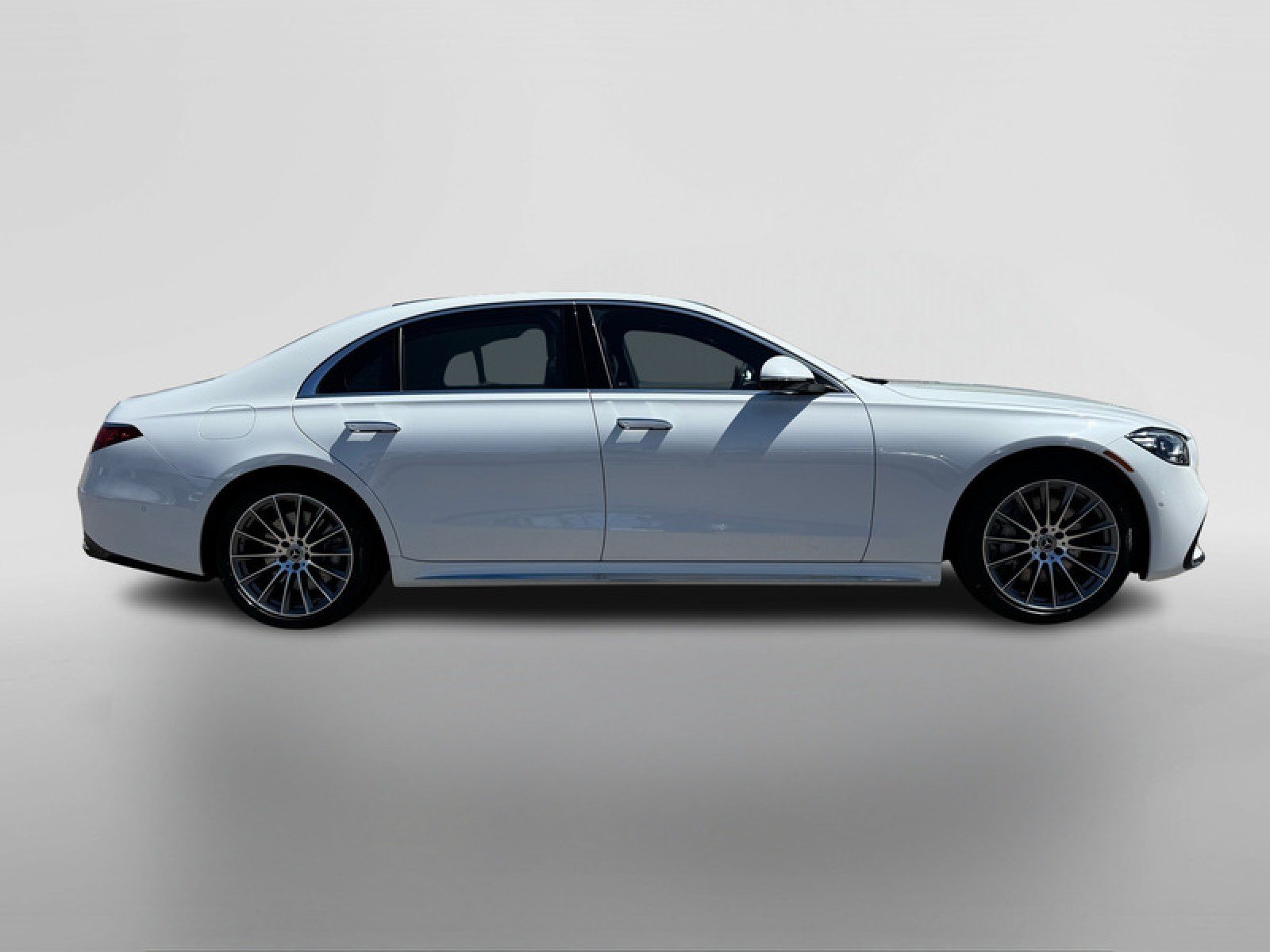 New 2026 MANUFAKTUR Moonlight White Metallic Mercedes-Benz S 580 4MATIC® Sedan image 6
