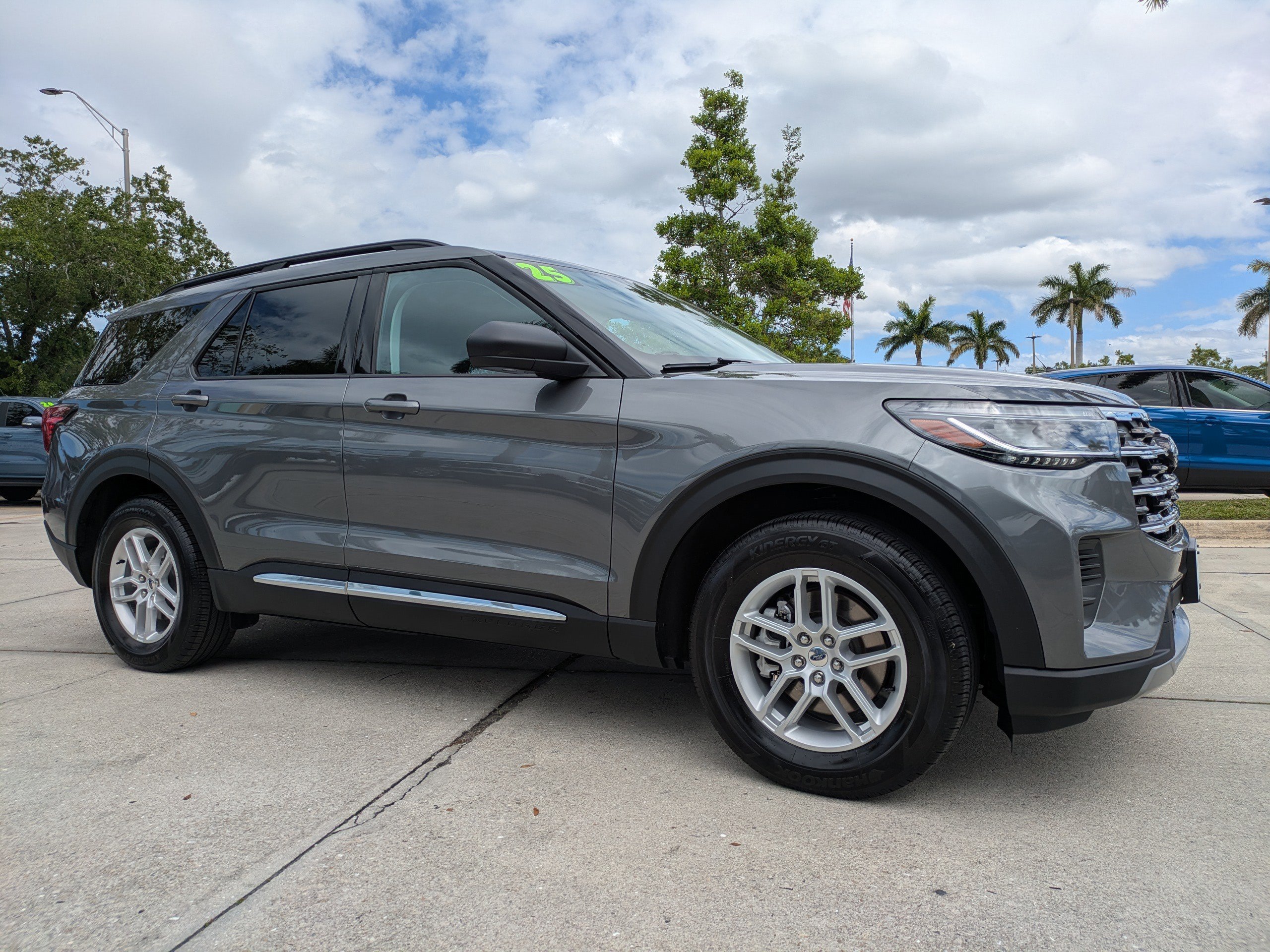 2025 Ford Explorer Active RWD (PL535)'s photo