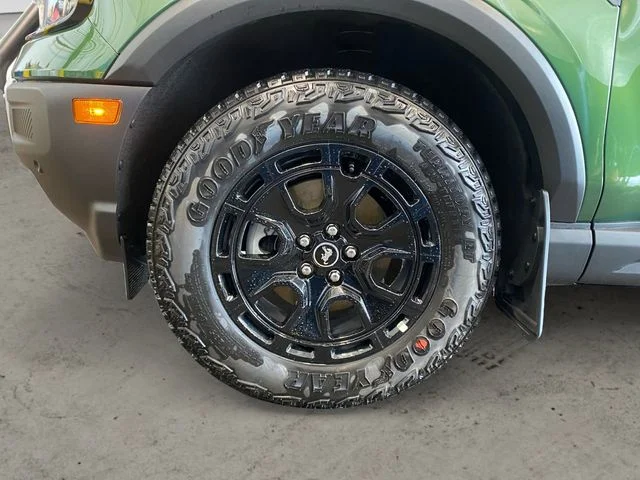 New 2025 Green Metallic Ford Outer Banks image 14