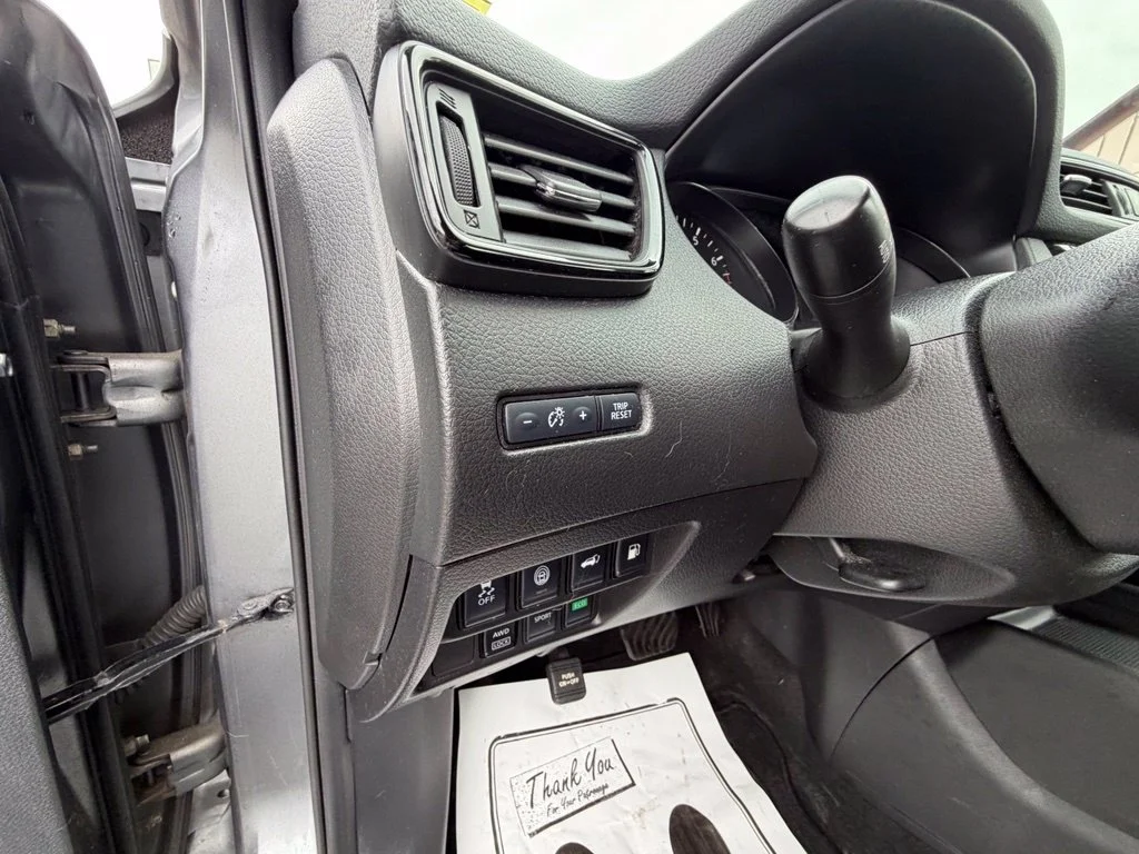 Used 2020 Gray Nissan SV image 16