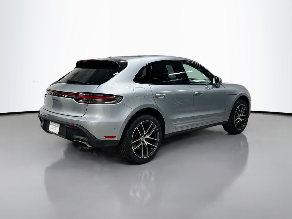 Used 2025  Porsche  image 9