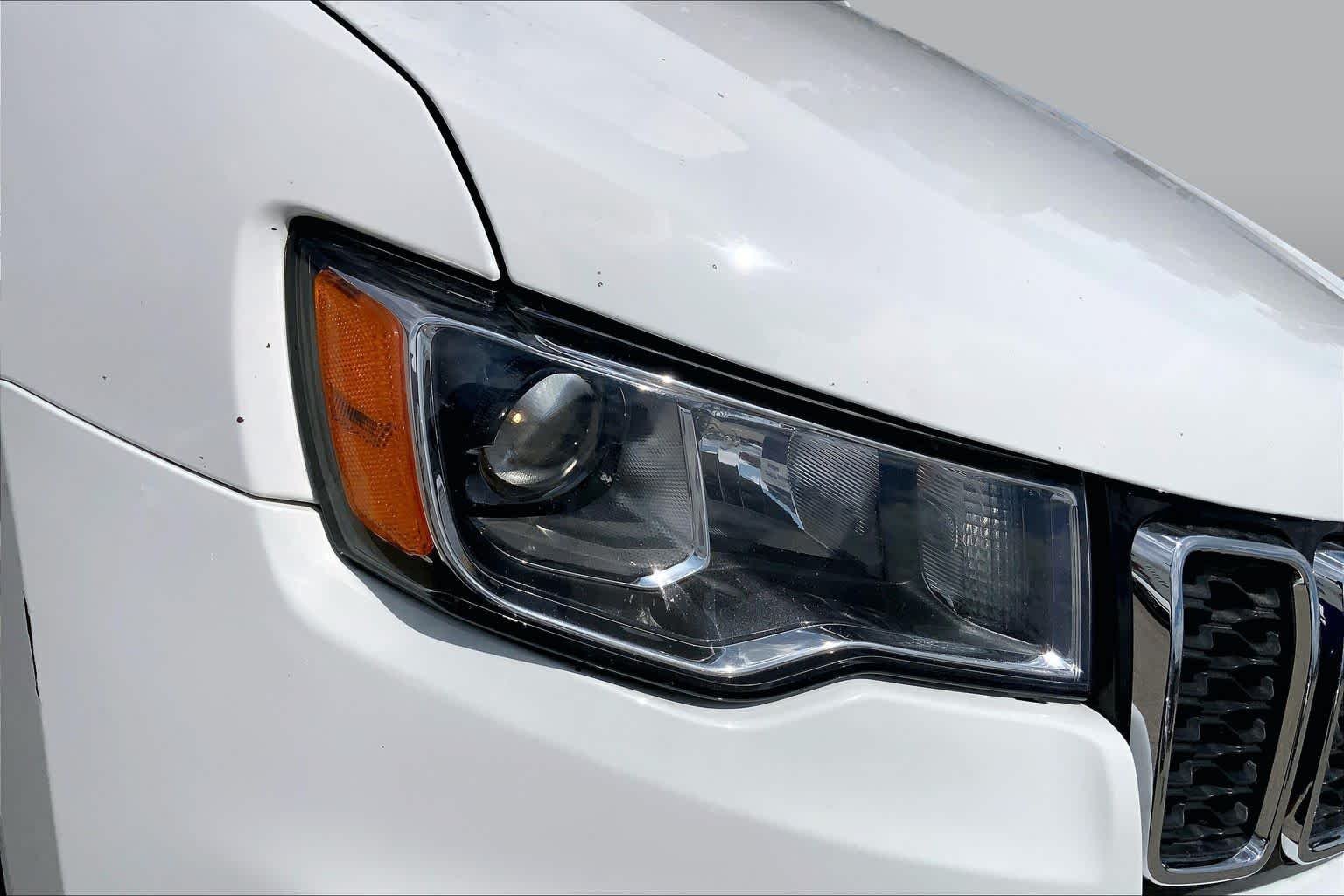 Used 2017 Bright White Clearcoat Jeep Limited image 28