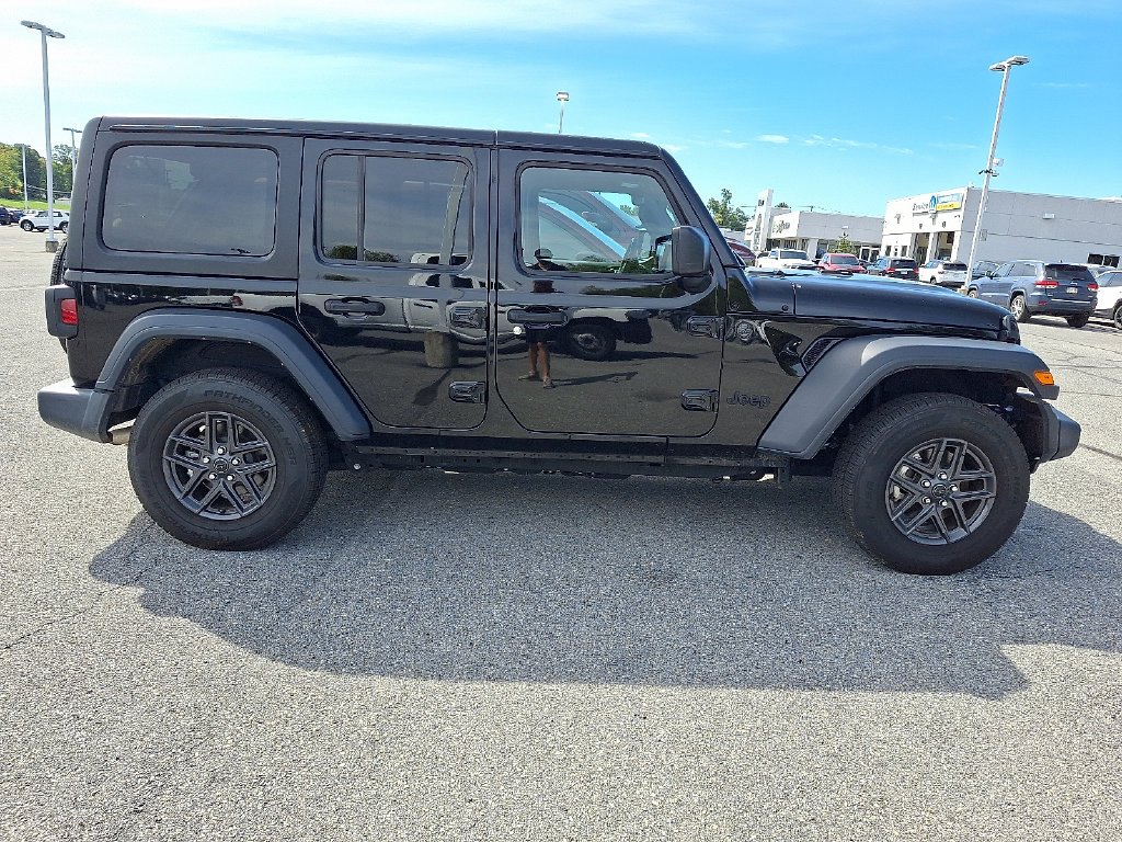 Used 2024 Black Jeep Sport S image 7