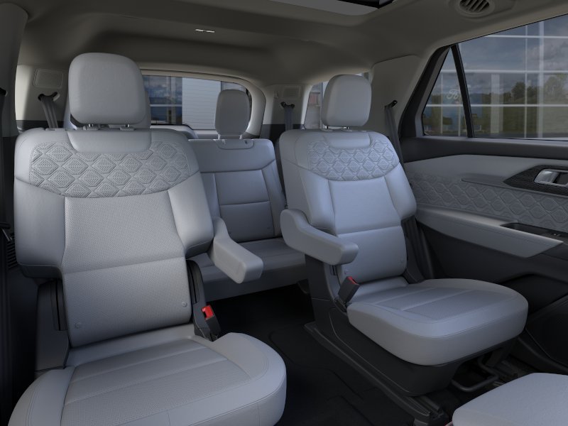 New 2026 Star White Metallic Tri-Coat Ford Platinum™ image 11