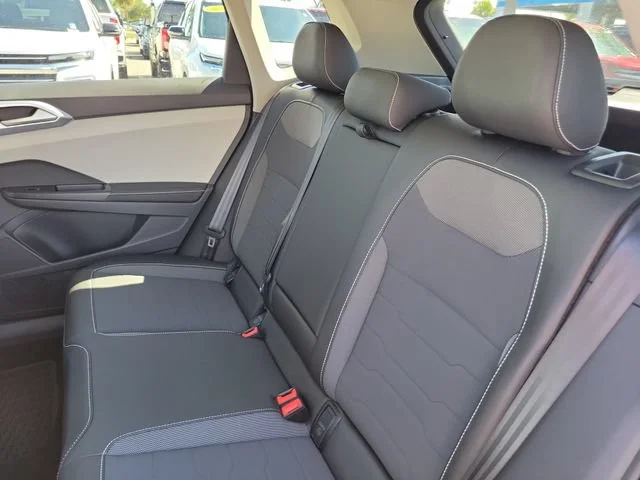 2025 Volkswagen Taos SE - Photo 19