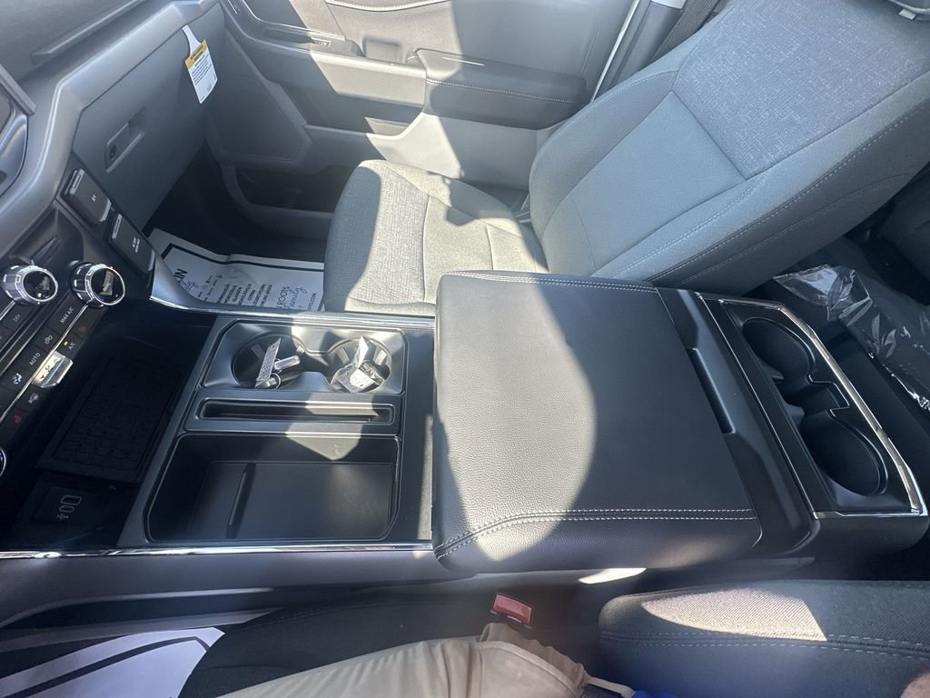 New 2026 Oxford White Ford XLT image 27