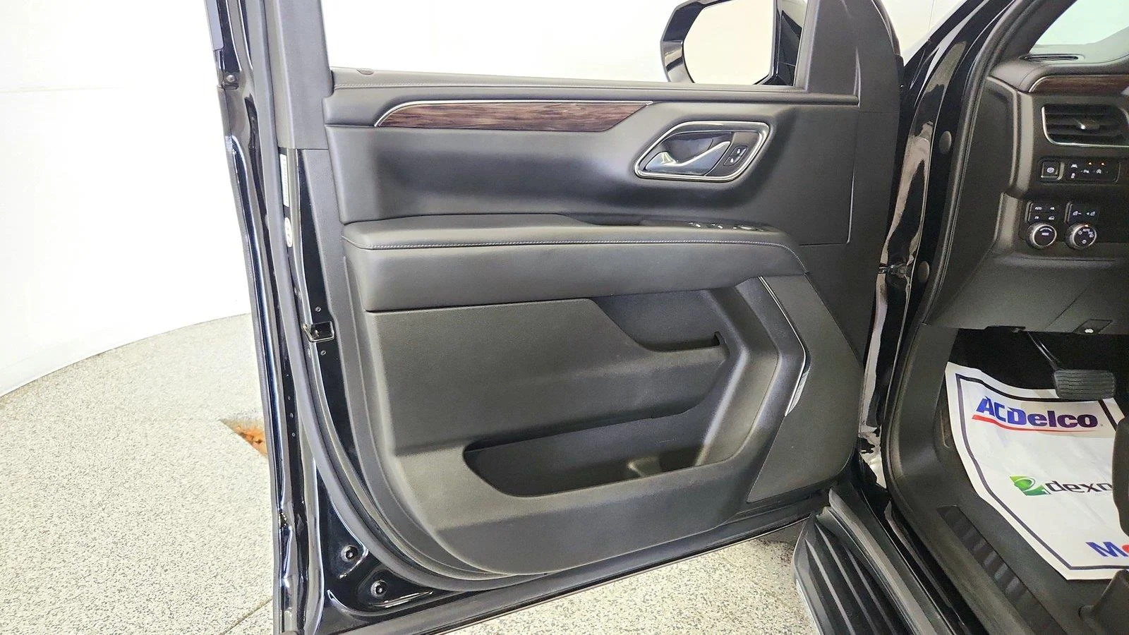 Used 2023 BLACK Chevrolet LS image 27