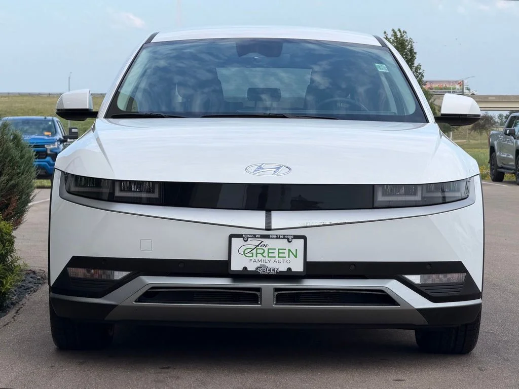 Used 2024 White Hyundai SEL image 6