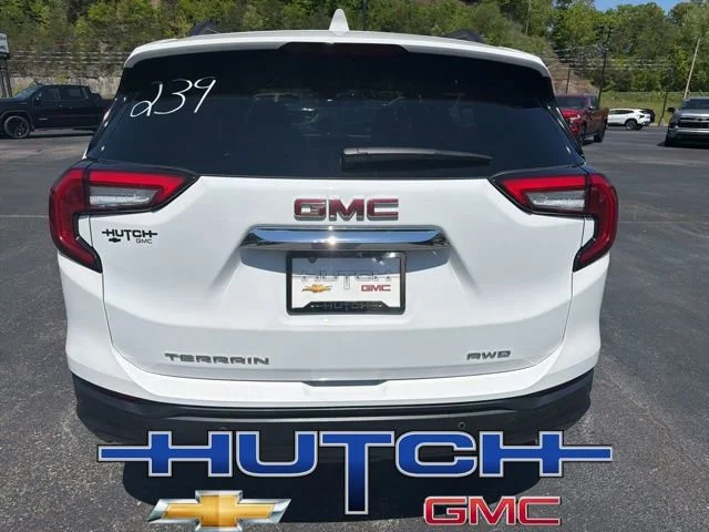 Used 2024 Summit White GMC SLE image 5