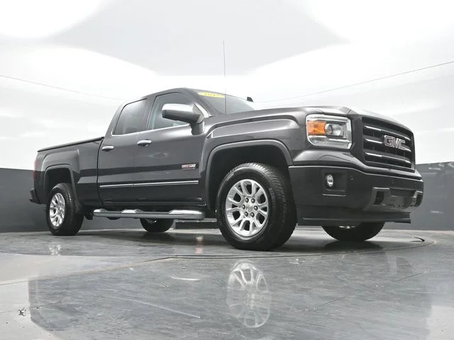 Used 2015 Silver GMC SLT image 23