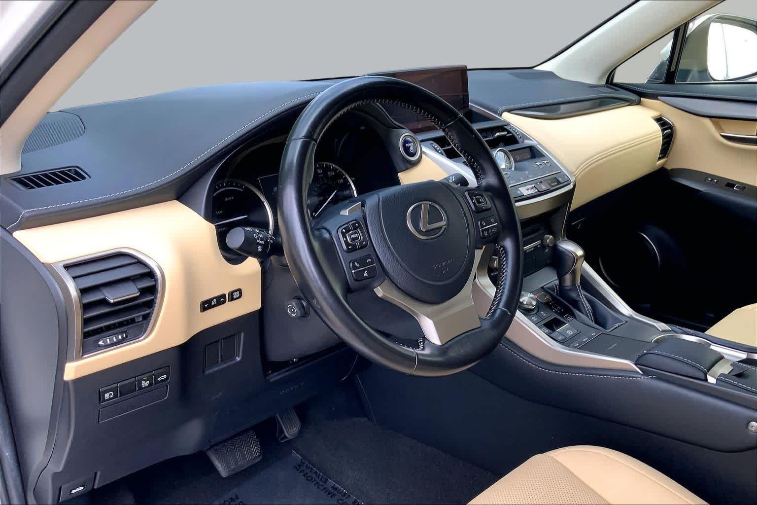 Used 2021 Eminent White Pearl Lexus  image 18