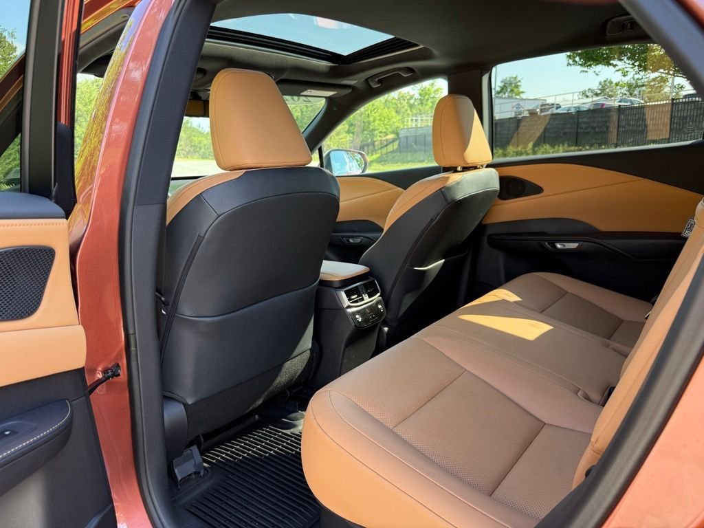 2025 Lexus RX 350 - Photo 25