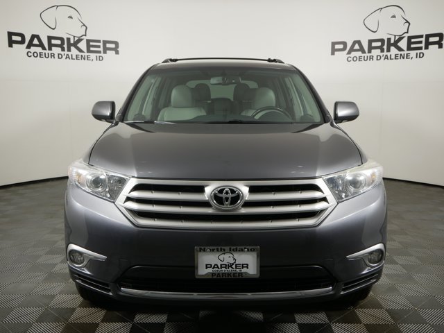 Used 2013 Magnetic Gray Metallic Toyota Limited image 3