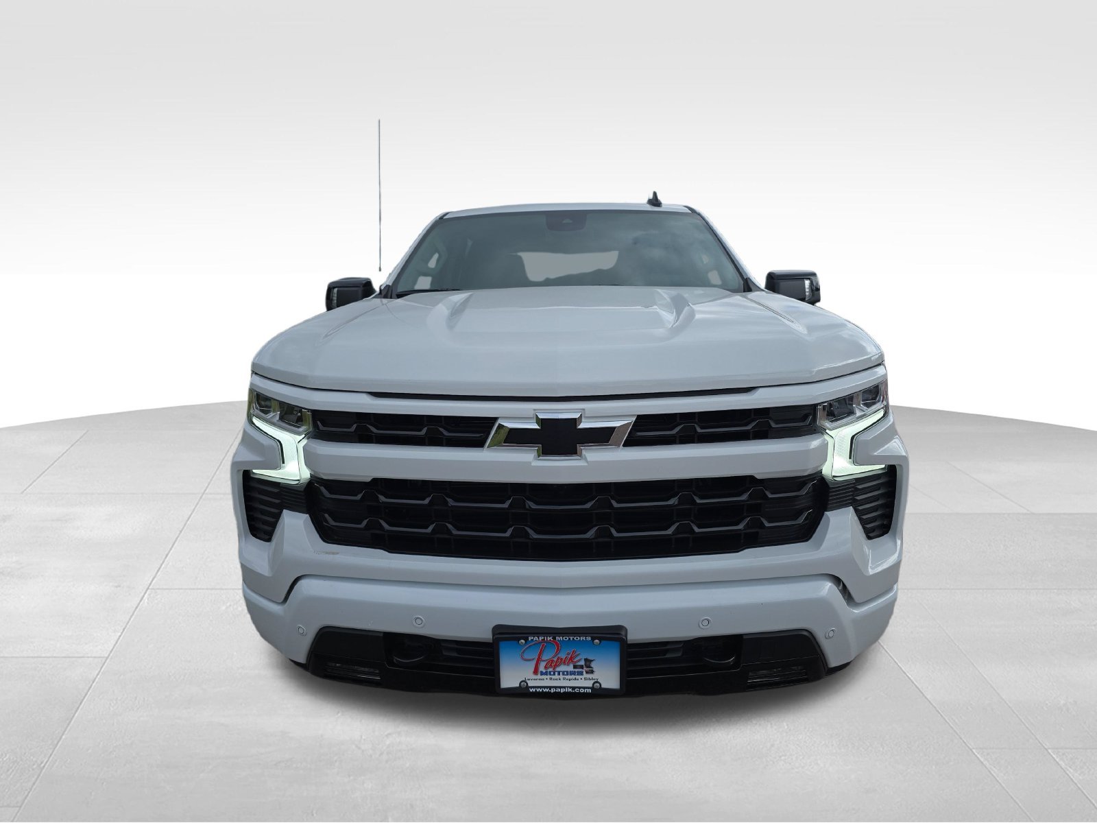 New 2026 Summit White Chevrolet RST image 4