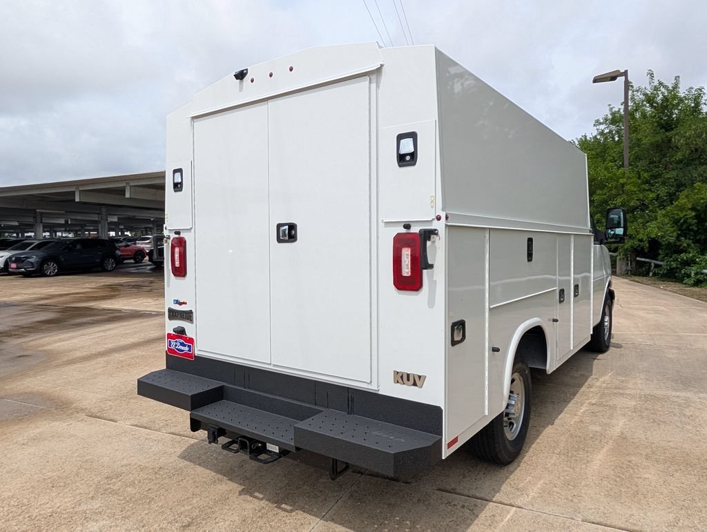 New 2025 Summit White Chevrolet 1WT image 23