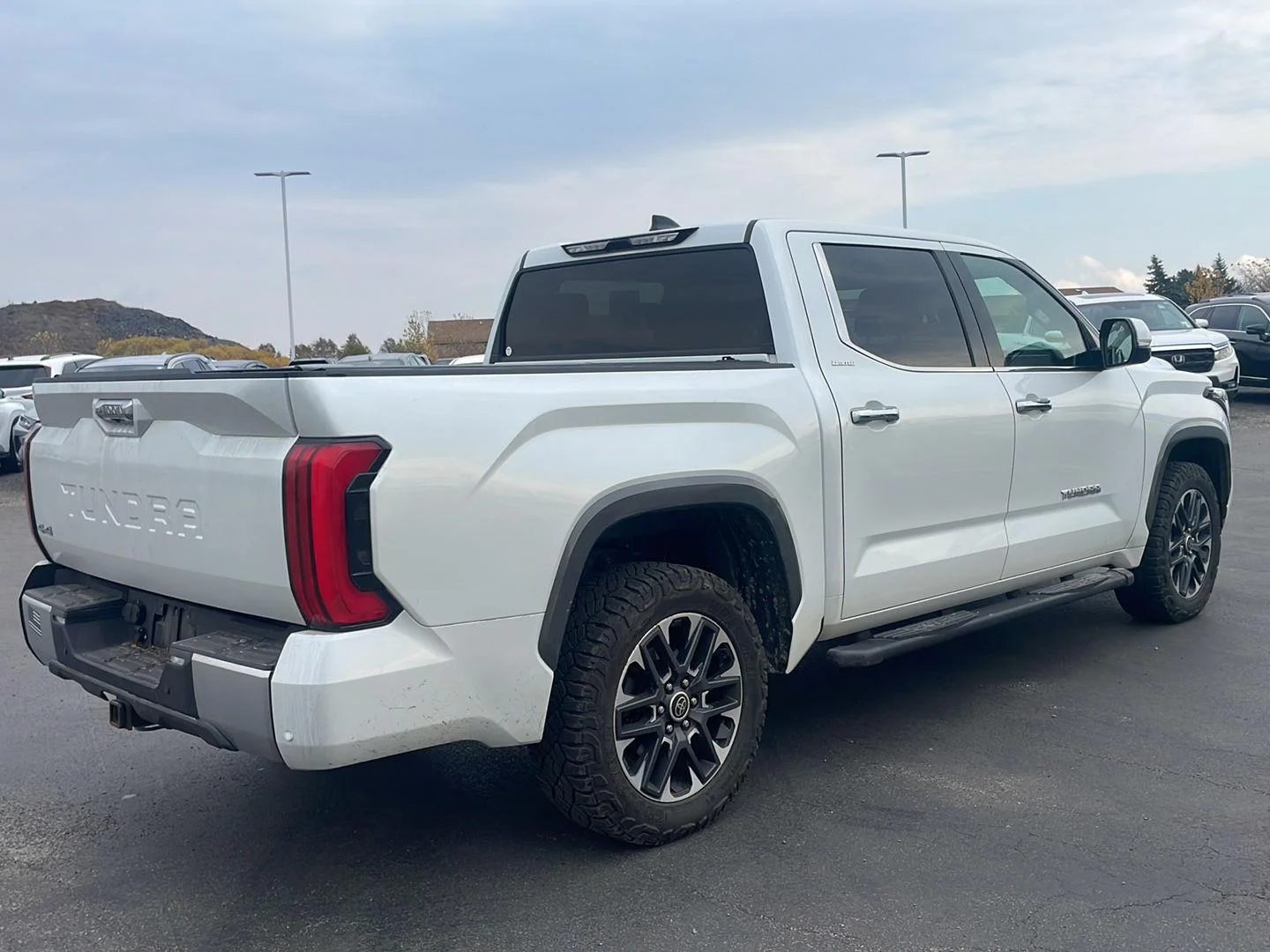 Used 2022 Wind Chill Pearl Toyota Limited image 9