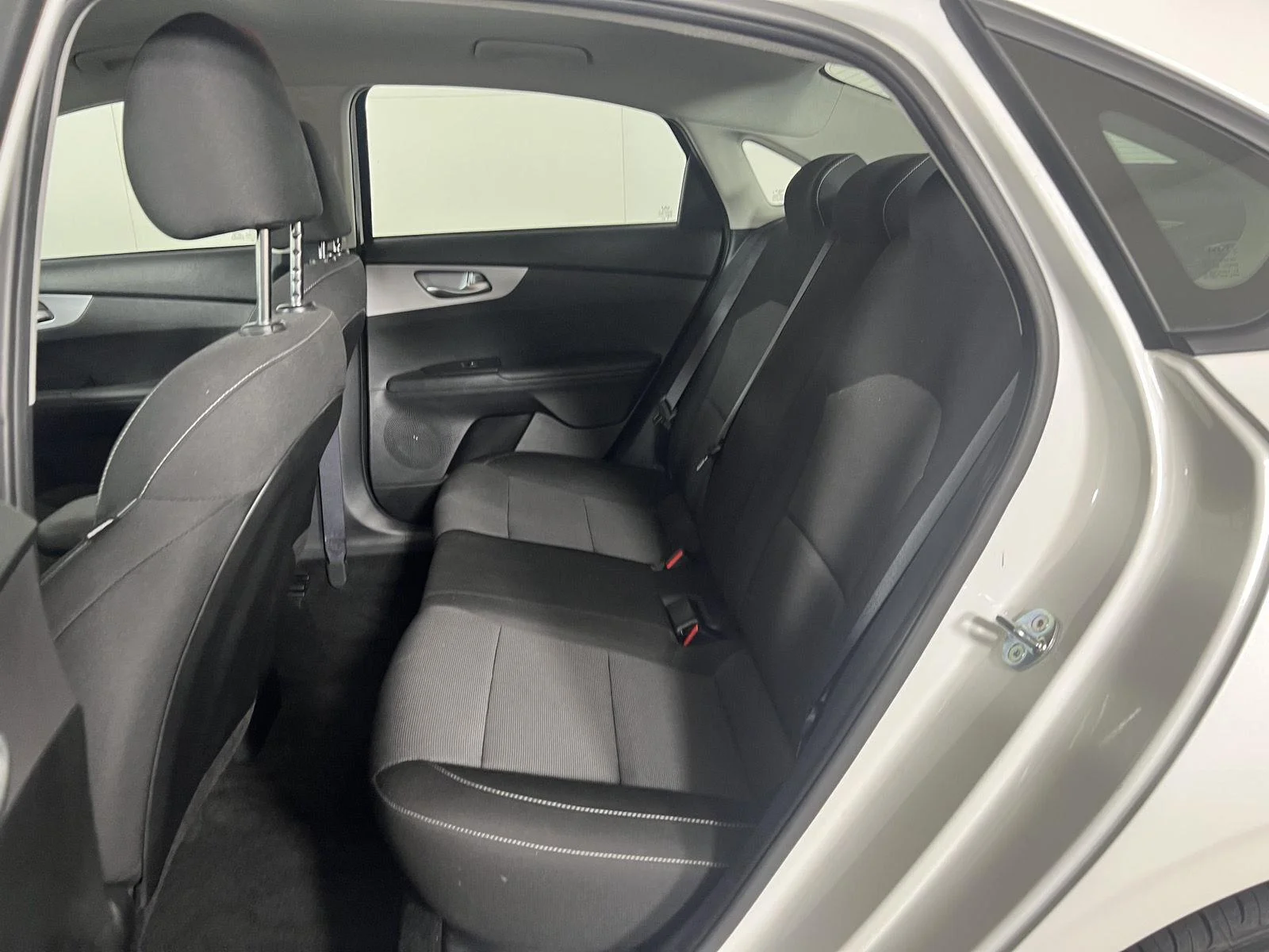 Used 2023 Snow White Pearl Kia LXS image 22