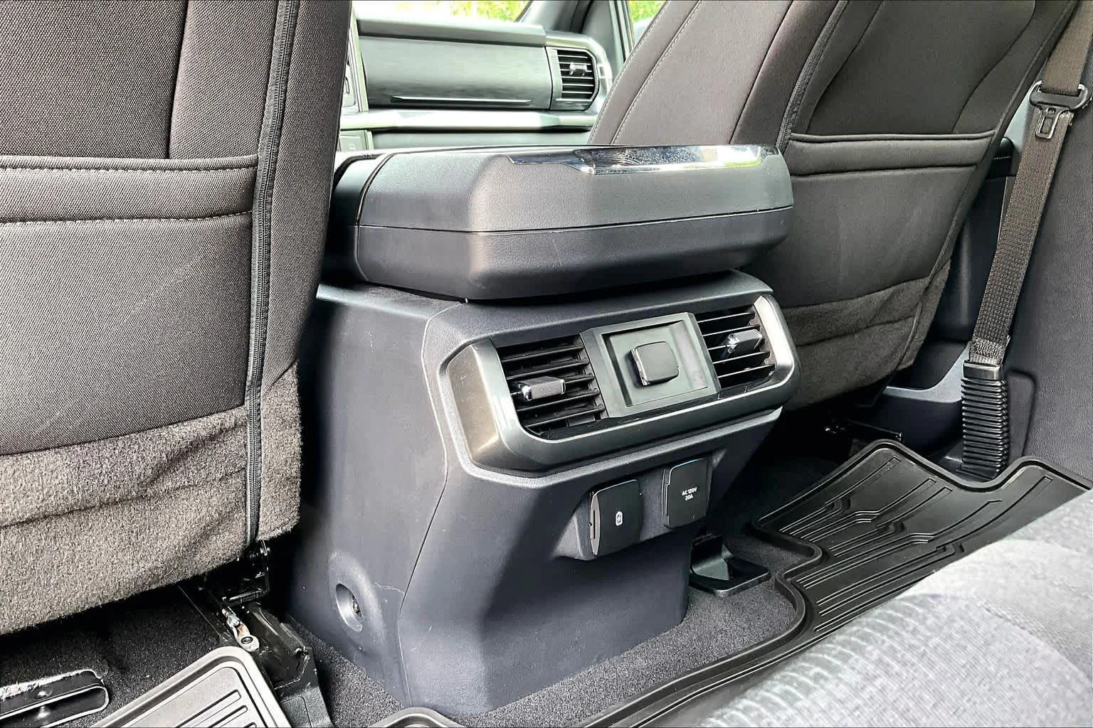 Certified Used 2023 Agate Black Metallic Ford XLT image 36