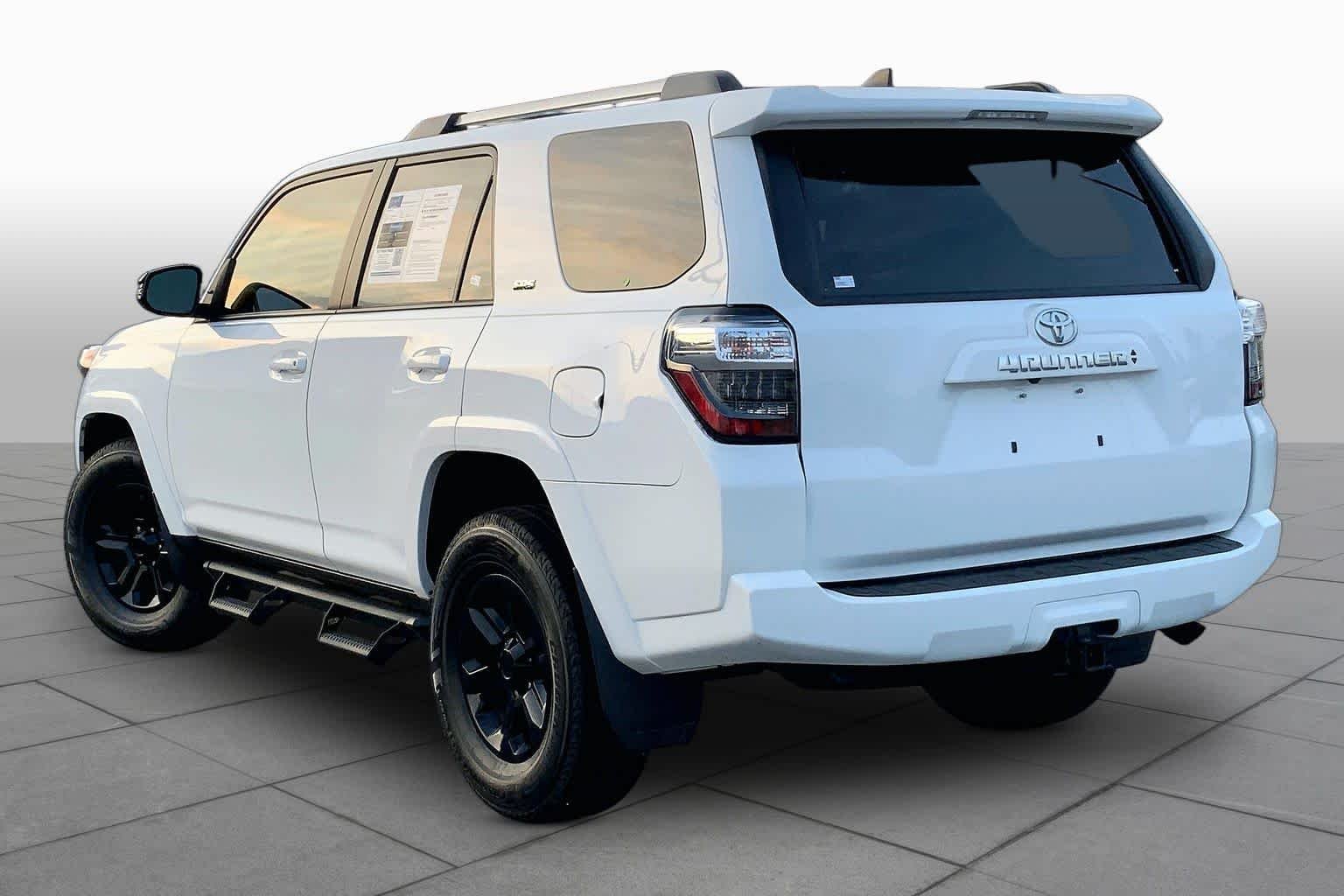 Used 2023 Ice Cap Toyota SR5 Premium image 12