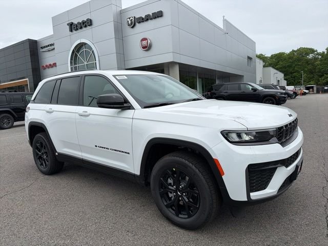 New 2026 Bright White Clear-Coat Exterior Paint Jeep Altitude image 1