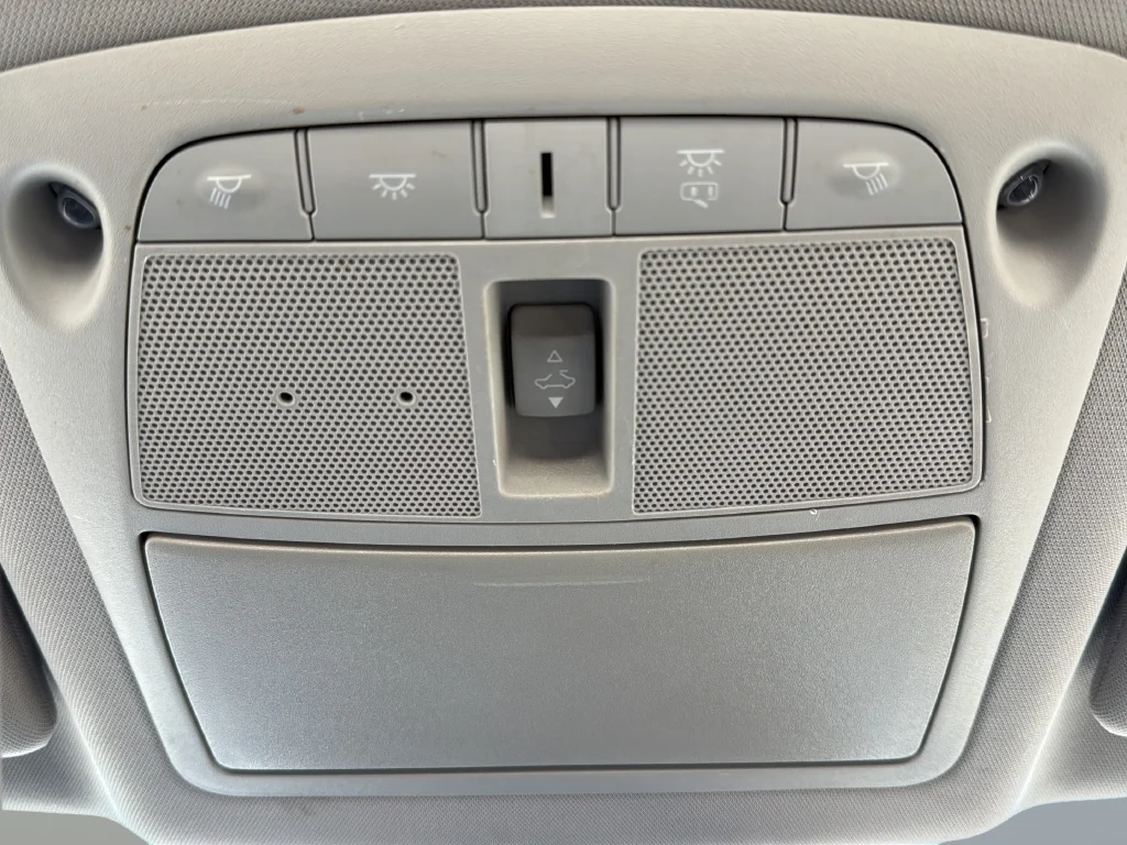 Used 2017 White Nissan 2.5 SV image 28
