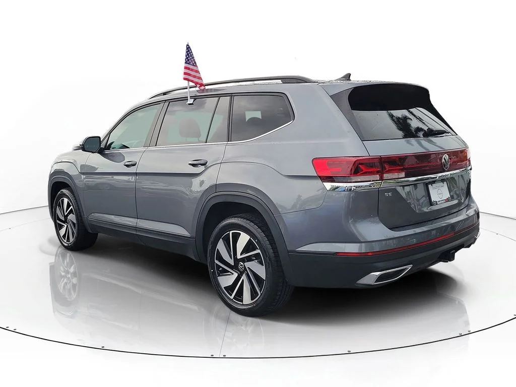 Used 2025 Gray Volkswagen 2.0T SE w/Technology image 5