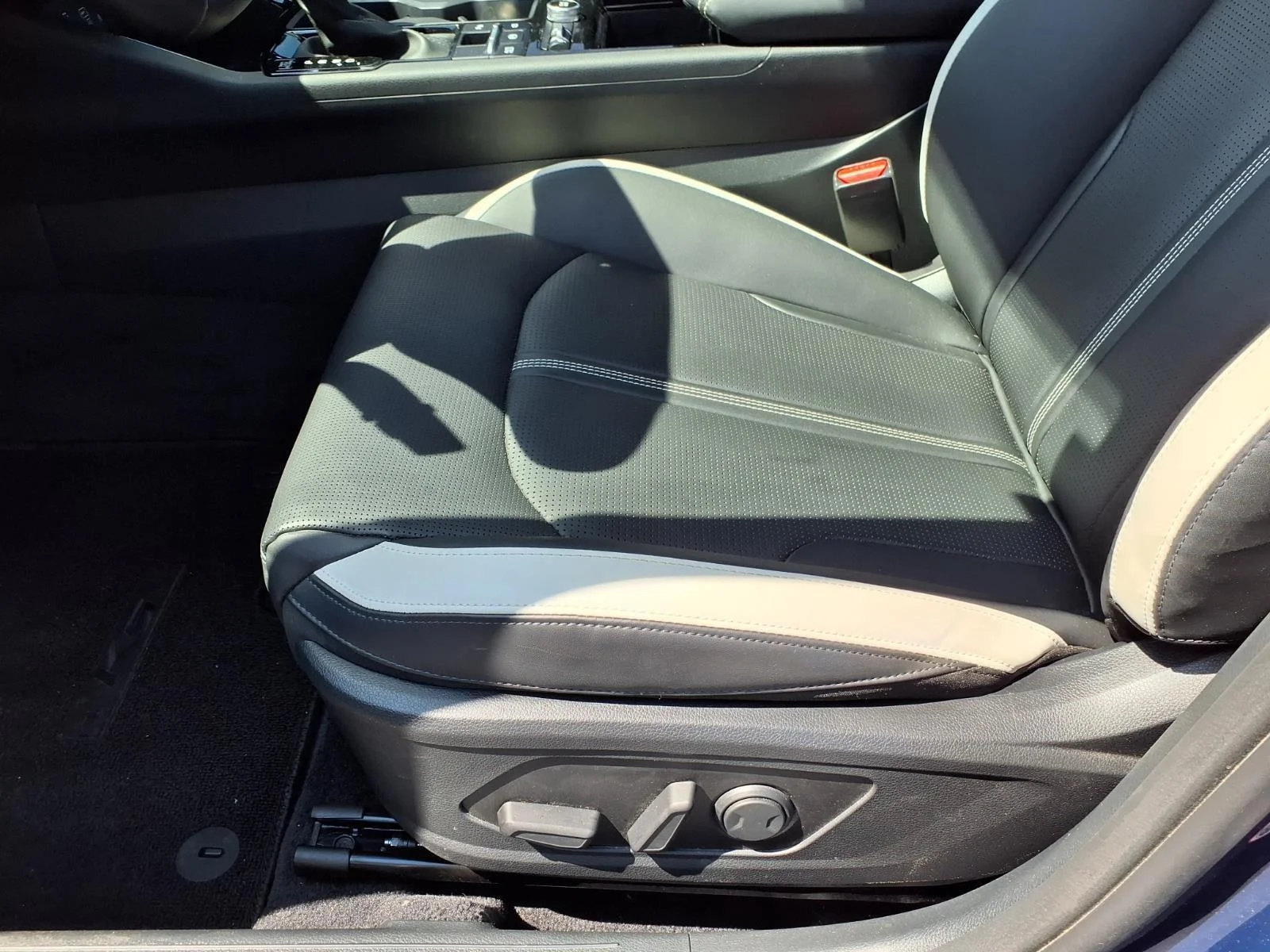 Used 2025 Yacht Blue Kia GT-Line image 19