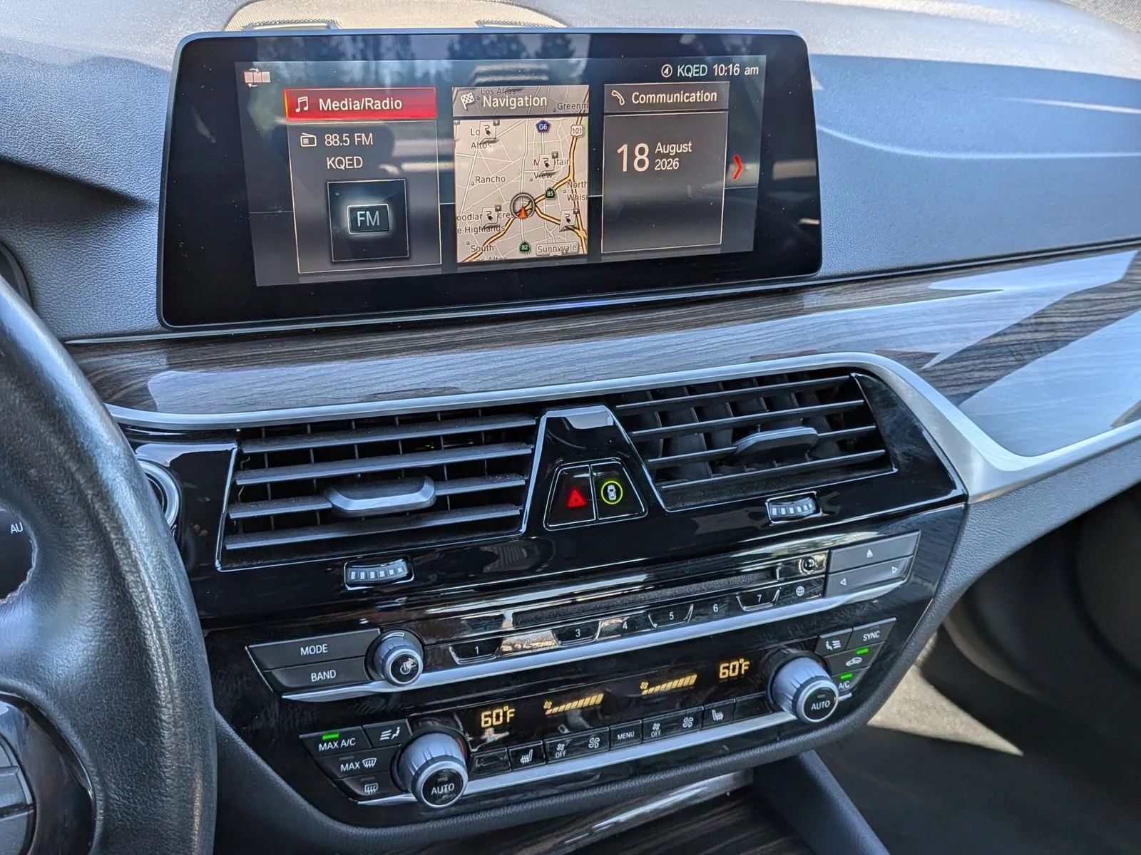 Used 2019 Dark Graphite Metallic BMW 530e iPerformance image 15