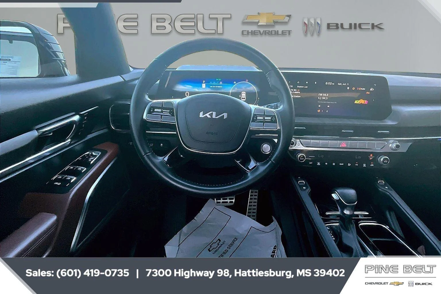 Used 2023 Midnight Lake Blue Kia SX image 5