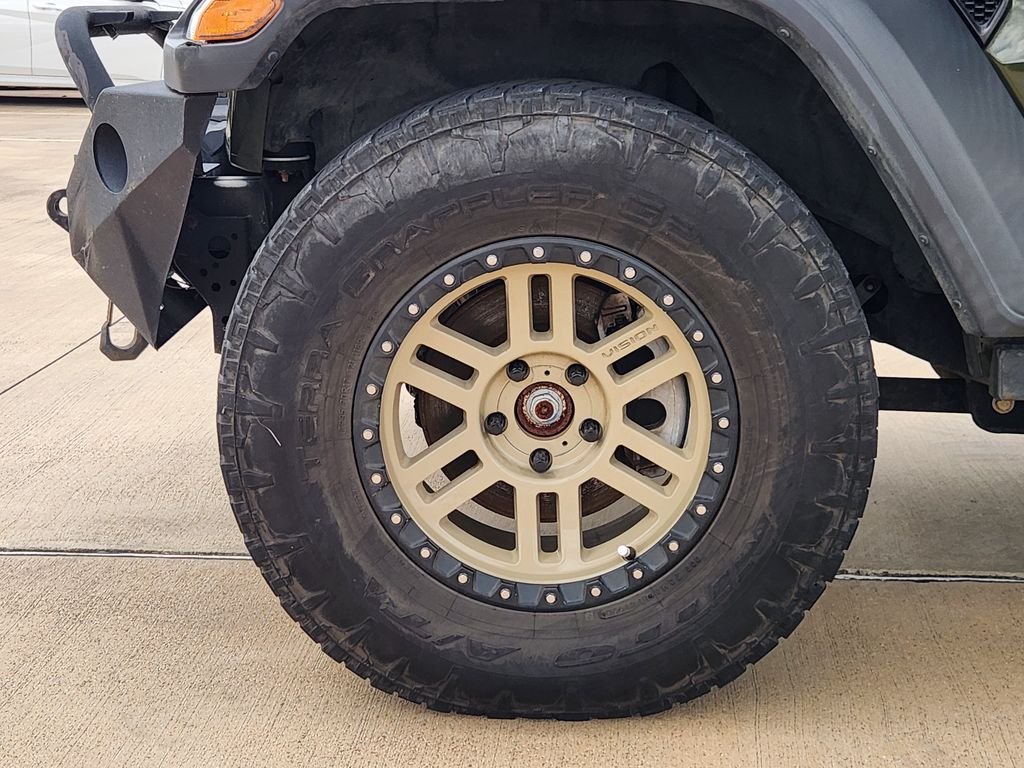 Used 2020 Sarge Green Clearcoat Jeep Sport image 12