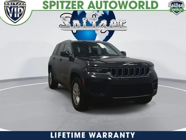 New 2026 Baltic Gray Metallic Clear-Coat Exterior Paint Jeep Laredo X image 3