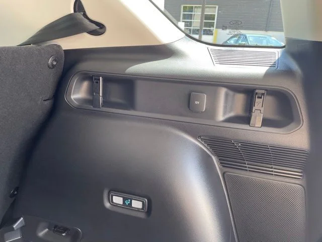 New 2026 SPACE WHITE Ford Outer Banks image 33