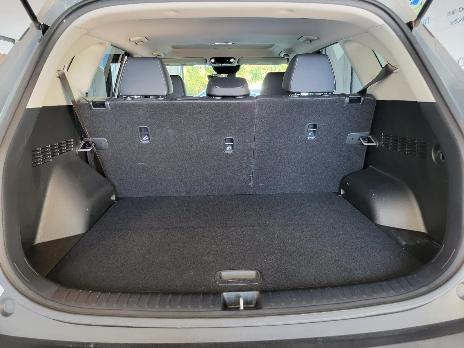 Used 2022 Gray Kia EX image 31