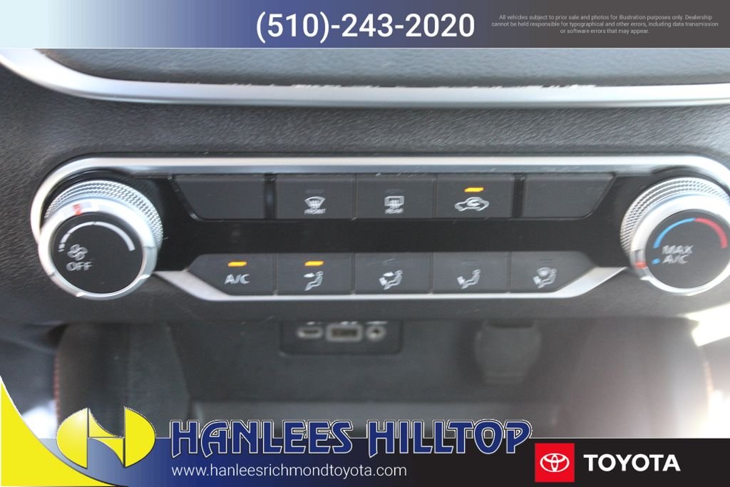 Used 2021 White Nissan 2.5 SR image 21