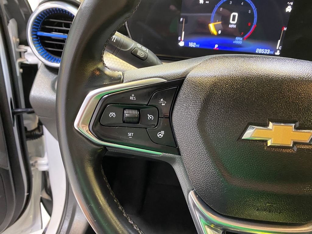 Used 2025 White Chevrolet LT image 32