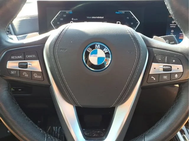 Used 2025  BMW xDrive50e image 15